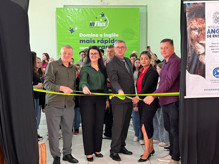 Foto relacionada à notícia: Administração Municipal de Três Passos participa da abertura oficial da 52ª FETRELI no Colégio Ipiranga
