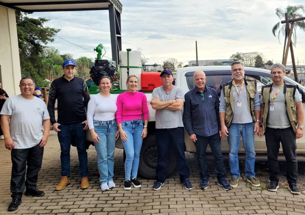 Foto relacionada à notícia: VIGILÂNCIA AMBIENTAL DE TRÊS PASSOS PARTICIPA DE CAPACITAÇÃO SOBRE EQUIPAMENTOS UTILIZADOS NO COMBATE ÀS ARBOVIROSES