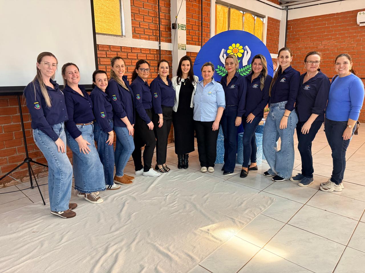 Foto relacionada à notícia: Equipe de Educação Especial de Três Passos participa de seminário regional em São Martinho
