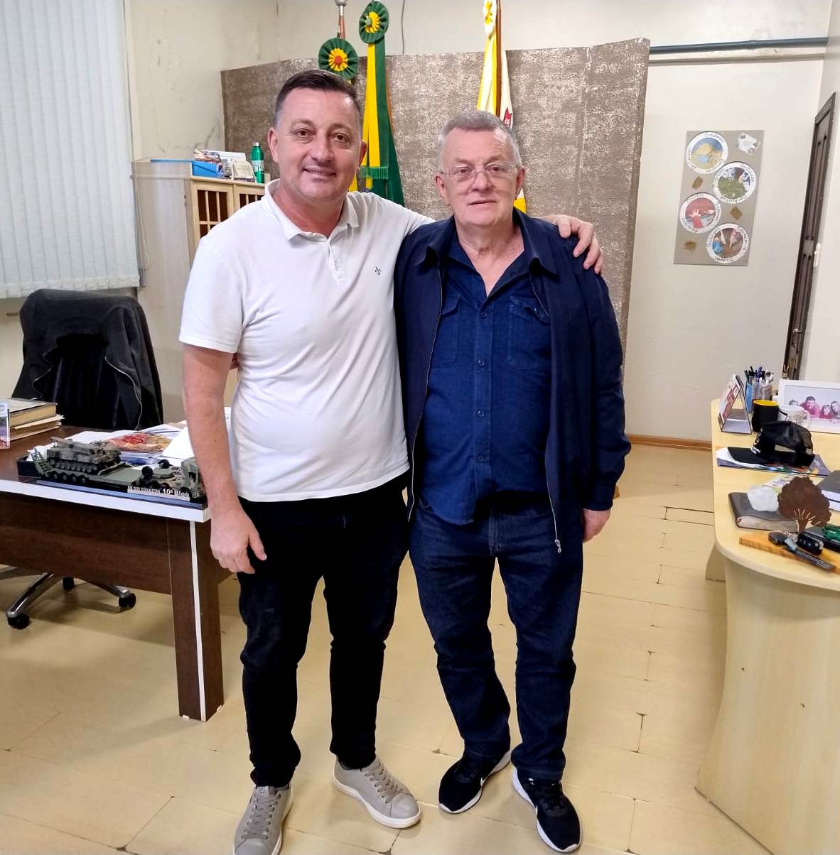 Foto relacionada à notícia: Prefeito Arlei Tomazoni recebe visita do patrono da 52ª FETRELI, Jorge Luiz Bledow