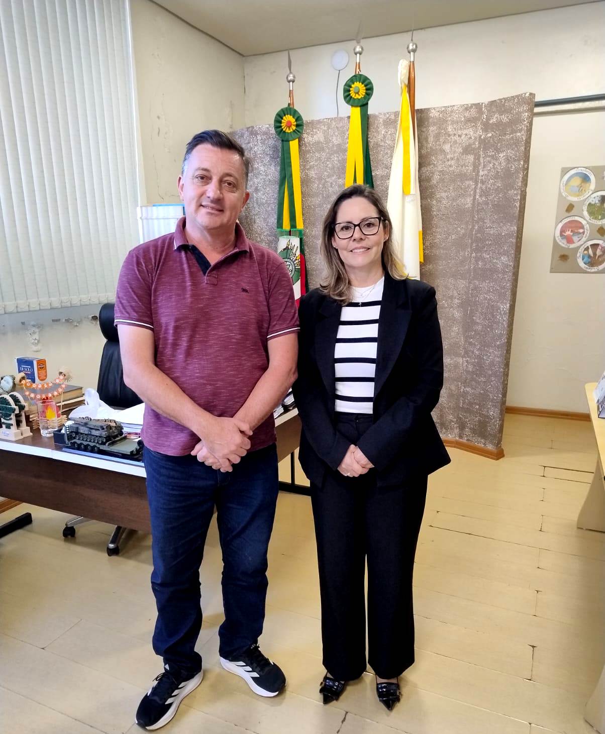 Foto relacionada à notícia: PREFEITO ARLEI TOMAZONI RECEBE ASSESSORA DA FECOMÉRCIO-RS PARA TRATAR DA PONTE INTERNACIONAL PORTO SOBERBO – EL SOBERBIO