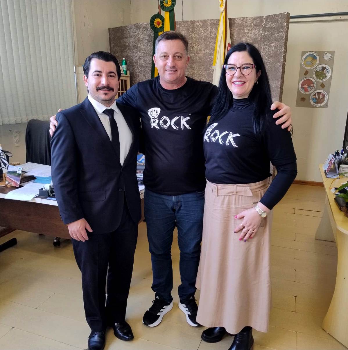 Foto relacionada à notícia: Prefeito Arlei Tomazoni recebe representantes do Instituto Cine Rock
