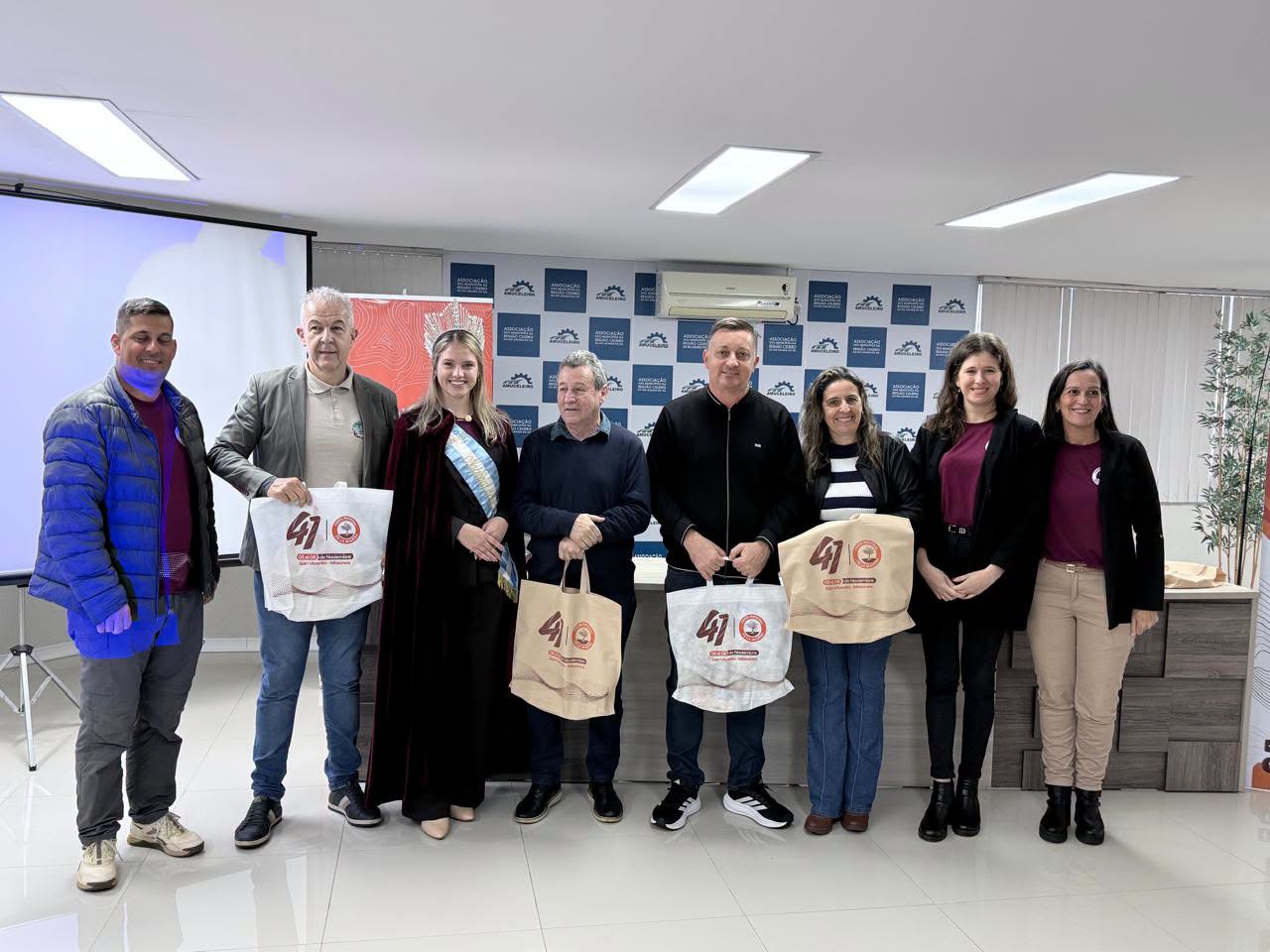 Foto relacionada à notícia: Três Passos recebe convite para 41ª Festa Nacional da Madeira, em San Vicente/Argentina