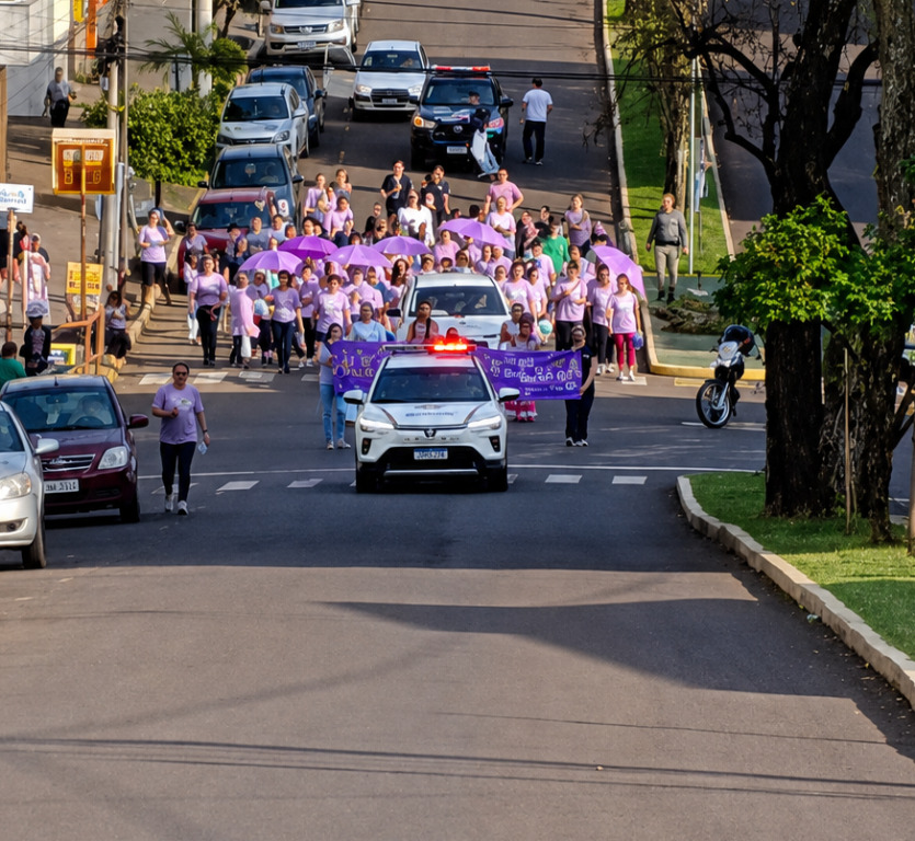 Foto relacionada à notícia: AGOSTO LILÁS: 3ª CAMINHADA REFORÇA A IMPORTÂNCIA DO COMBATE À VIOLÊNCIA CONTRA A MULHER EM TRÊS PASSOS