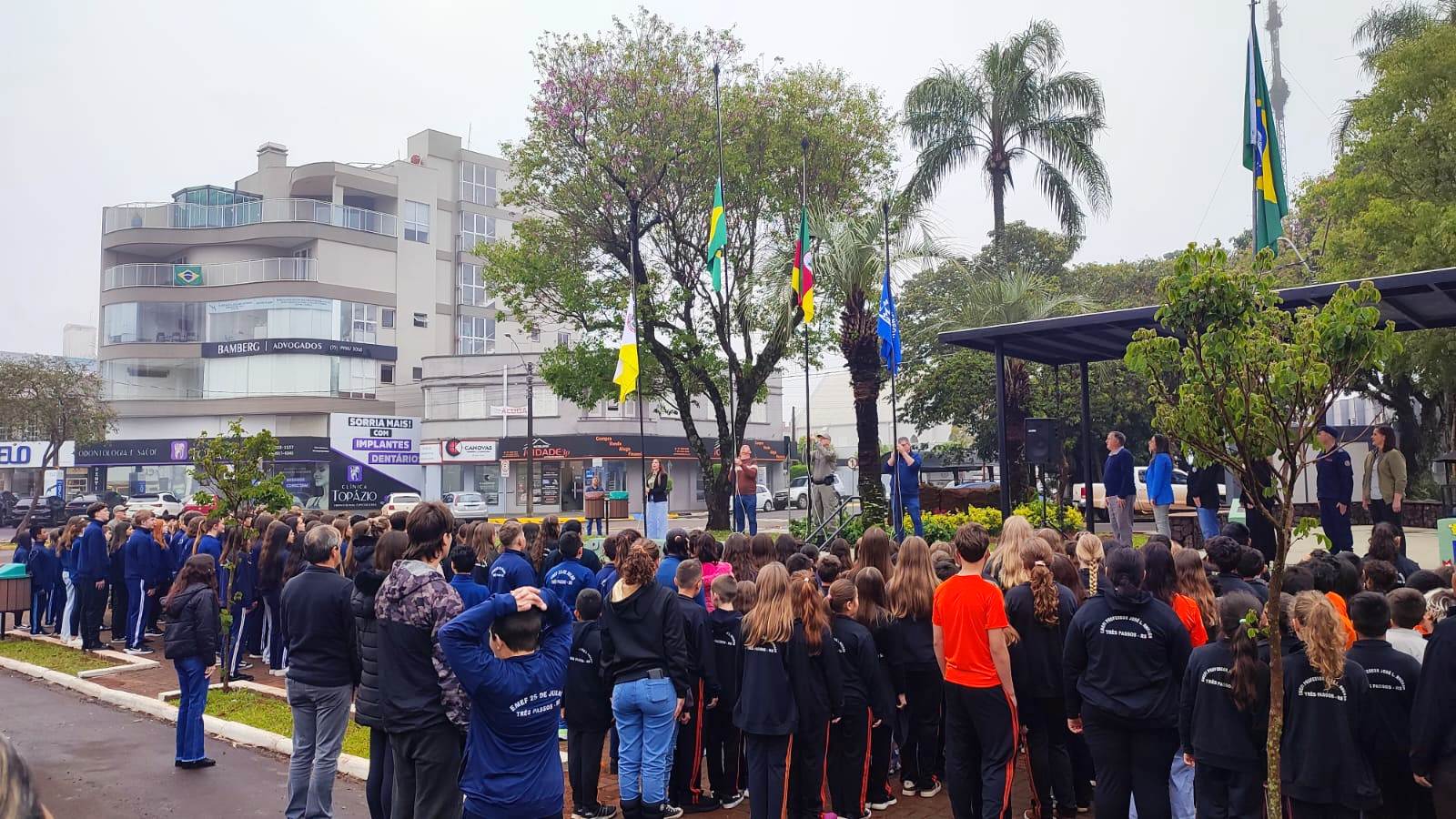 Foto relacionada à notícia: Três Passos celebra a abertura da Semana da Pátria com solenidade na Praça da Bandeira