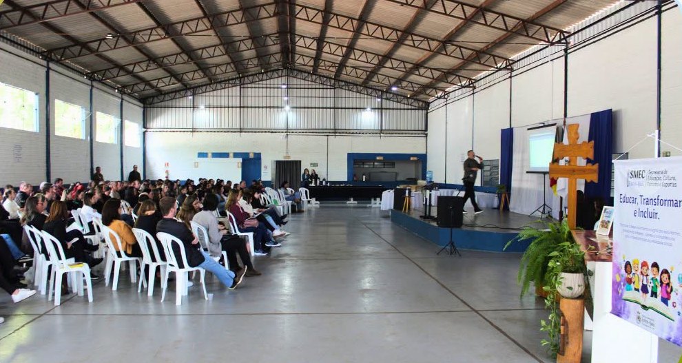 Foto relacionada à notícia: Servidores de Três Passos participam do 13º Seminário de Educação Fiscal em Entre-Ijuís/RS